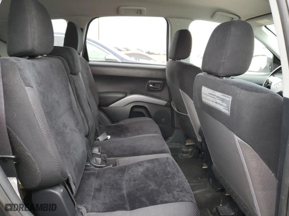2011 Mitsubishi Outlander LS with VIN JA4JT3AX2BU606110, listed as a Copart auction lot 73539984 with 306,172 mi miles and Clean Title. Bid and sale history available at carsss.com. Image 11.