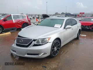 2008 Lexus LS 460 with VIN JTHBL46F085080285, listed as a IAAI auction lot 41086383 with 198,688 mi miles and . Bid and sale history available at carsss.com. Image 2.