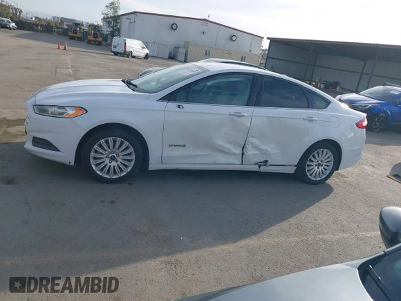 2014 Ford Fusion SE Hybrid with VIN 3FA6P0LU0ER114341, listed as a IAAI auction lot 41578347 with 191,527 mi miles. Bid and sale history available at carsss.com. Image 14.