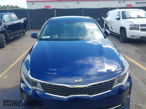 2018 Kia Optima LX with VIN 5XXGT4L32JG189009, listed as a IAAI auction lot 42010285 with 313,004 mi miles. Bid and sale history available at carsss.com. Image 12.