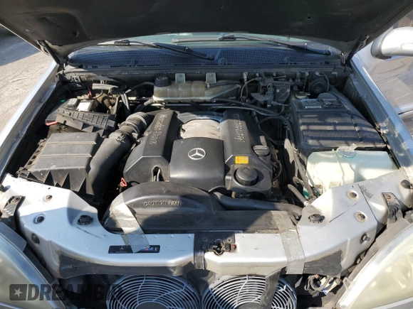 2002 Mercedes-Benz M-Class with VIN 4JGAB54E52A337189, listed as a Copart auction lot 71348154 with 220,378 mi miles and Salvage Title. Bid and sale history available at carsss.com. Image 13.