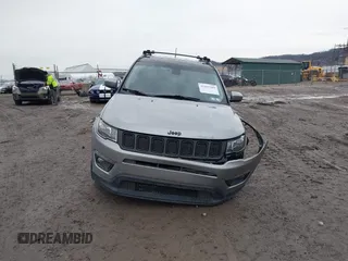 2018 Jeep Compass Latitude with VIN 3C4NJDBB2JT298810, listed as a IAAI auction lot 41497189 with 111,013 mi miles. Bid and sale history available at carsss.com. Image 12.