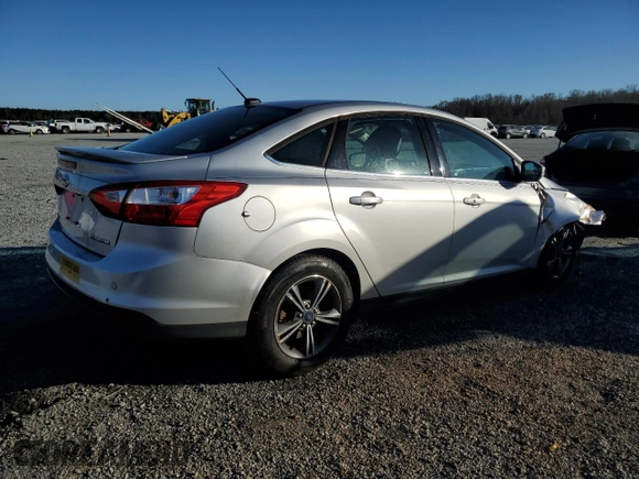 2013 Ford Focus Titanium with VIN 1FADP3J29DL148611, listed as a Copart auction lot 49645215 with 104,904 mi miles and Salvage Title. Bid and sale history available at carsss.com. Image 3.