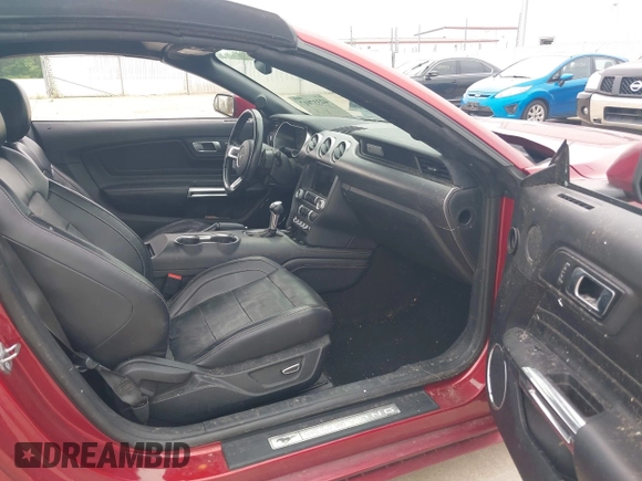 2019 Ford Mustang EcoBoost z VIN 1FATP8UH7K5148035, wystawiony jako IAAI lot #42337017 z przebiegiem 47 580 mil mil oraz . Historia ofert i sprzedaży dostępna na DreamBid. Obrazek 5.