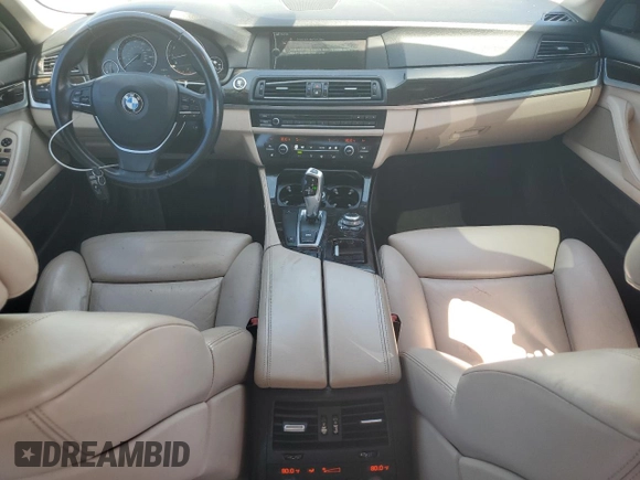 2011 BMW 5 Series 550i z VIN WBAFR9C52BC618124, wystawiony jako Copart lot #60330665 z przebiegiem 82 674 mil mil oraz Czysty tytuł • Clean title. Historia ofert i sprzedaży dostępna na DreamBid. Obrazek 8.