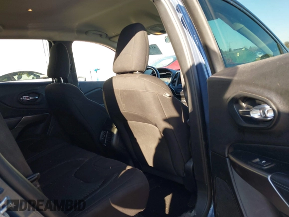 2019 Jeep Cherokee Latitude with VIN 1C4PJMCX4KD469454, listed as a IAAI auction lot 41488654 with 92,634 mi miles. Bid and sale history available at carsss.com. Image 8.