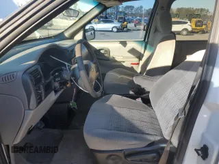 2003 Chevrolet Venture w/1SA Pkg with VIN 1GNDX03E23D179134, listed as a Copart auction lot 41536875 with 206,192 mi miles and Salvage Title. Bid and sale history available at carsss.com. Image 7.