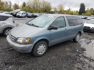 2000 Toyota Sienna CE with VIN 4T3GF19C6YU223277, listed as a Copart auction lot 78851224 with 229,405 mi miles and Salvage Title. Bid and sale history available at carsss.com. Image 1.