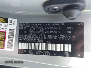 2024 Toyota Sienna XSE with VIN 5TDXRKEC0RS199029, listed as a IAAI auction lot 41426804 with 29,681 mi miles. Bid and sale history available at carsss.com. Image 9.