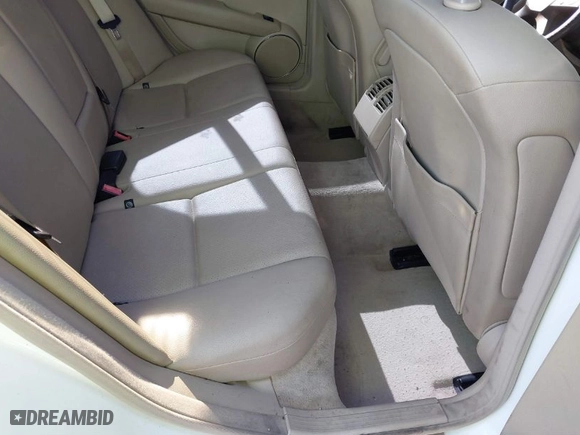 2011 Mercedes-Benz C-Class C 300 Sport with VIN WDDGF5EB1BR135724, listed as a IAAI auction lot 41905118 with 167,112 mi miles. Bid and sale history available at carsss.com. Image 8.