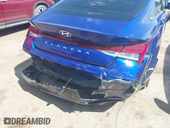 2024 Hyundai Elantra SEL z VIN KMHLS4DG3RU727771, wystawiony jako IAAI lot #42491600 z przebiegiem 5 510 mil mil oraz . Historia ofert i sprzedaży dostępna na DreamBid. Obrazek 18.