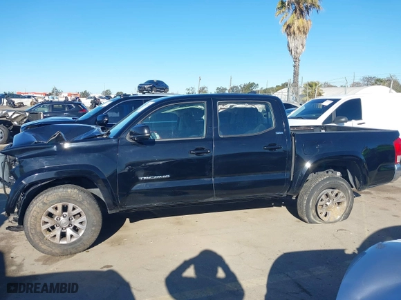 2017 Toyota Tacoma SR with VIN 5TFAX5GN5HX095074, listed as a IAAI auction lot 41814654 with 120,782 mi miles. Bid and sale history available at carsss.com. Image 15.