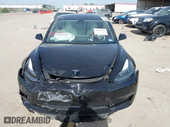 2023 Tesla Model 3 z VIN 5YJ3E1EA7PF465540, wystawiony jako IAAI lot #42261848 z przebiegiem 15 885 mil mil oraz . Historia ofert i sprzedaży dostępna na DreamBid. Obrazek 12.