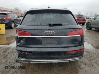 2024 Audi Q5 Komfort with VIN WA1AAAFY9R2001227, listed as a Copart auction lot 80048624 with 11,402 mi miles and Salvage Title. Bid and sale history available at carsss.com. Image 6.