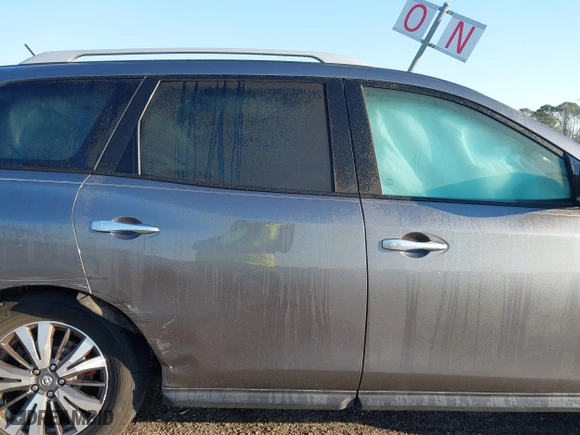 2017 Nissan Pathfinder SV with VIN 5N1DR2MN3HC660984, listed as a IAAI auction lot 41663918 with 118,793 mi miles. Bid and sale history available at carsss.com. Image 13.
