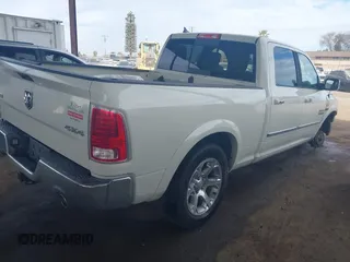 2016 Ram 1500 Laramie z VIN 1C6RR7VM4GS219910, wystawiony jako IAAI lot #41685905 z przebiegiem 213 908 mil mil oraz . Historia ofert i sprzedaży dostępna na DreamBid. Obrazek 4.