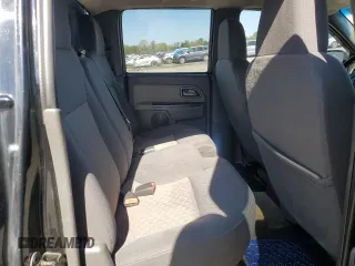 2005 GMC Canyon 1SF SLE Z71 z VIN 1GTDT136458227828, wystawiony jako Copart lot #51713055 z przebiegiem 79 594 mil mil oraz Czysty tytuł • Clean title. Historia ofert i sprzedaży dostępna na DreamBid. Obrazek 10.