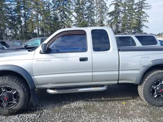 2003 Toyota Tacoma with VIN 5TEWN72NX3Z267678, listed as a IAAI auction lot 41528271 with 190,914 mi miles. Bid and sale history available at carsss.com. Image 15.