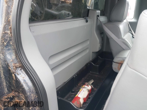 2006 Ford F-150 XL with VIN 1FTRF14W96NB11538, listed as a IAAI auction lot 42013086 with 94,972 mi miles. Bid and sale history available at carsss.com. Image 8.