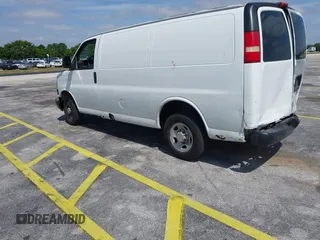 2007 Chevrolet Express Cargo Van with VIN 1GCGG25V171126172, listed as a IAAI auction lot 42096559 with 284,797 mi miles. Bid and sale history available at carsss.com. Image 3.