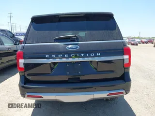 2024 Ford Expedition XLT with VIN 1FMJU1H8XREA41871, listed as a IAAI auction lot 42033644 with 44,450 mi miles. Bid and sale history available at carsss.com. Image 17.