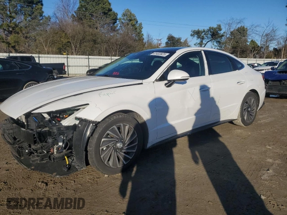 2020 Hyundai Sonata Hybrid Limited with VIN KMHL54JJ1LA012262, listed as a Copart auction lot 41403825 with 35,033 mi miles and Salvage Title. Bid and sale history available at carsss.com. Image 1.