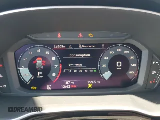 2025 Audi Q3 S line Premium Plus z VIN WA1EECF31S1040573, wystawiony jako Copart lot #50546365 z przebiegiem 159 mil mil oraz Szkody całkowita. Historia ofert i sprzedaży dostępna na DreamBid. Obrazek 9.