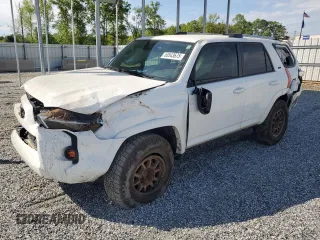 2022 Toyota 4Runner SR5 with VIN JTEMU5JR0N6009135, listed as a Copart auction lot 53543675 with 35,780 mi miles and Salvage title. Bid and sale history available at DreamBid. Image 1.