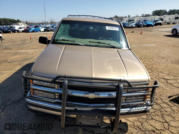 1999 Chevrolet Suburban with VIN 1GNGK26J3XJ386171, listed as a Copart auction lot 43266315 with 315,589 mi miles and Salvage Title. Bid and sale history available at carsss.com. Image 5.