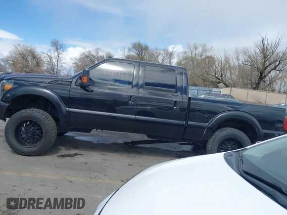 2014 Ford F-250 XL with VIN 1FT7W2BT4EEB31135, listed as a IAAI auction lot 41916247 with 215,119 mi miles. Bid and sale history available at carsss.com. Image 14.