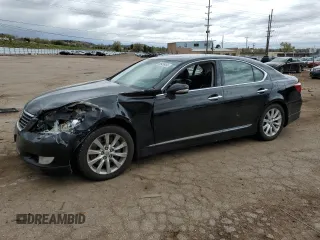2010 Lexus LS 460 z VIN JTHCL5EF9A5008292, wystawiony jako Copart lot #55456485 z przebiegiem 134 182 mil mil oraz Szkoda całkowita • Salvage title. Historia ofert i sprzedaży dostępna na DreamBid. Obrazek 1.
