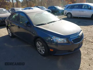 2014 Chevrolet Cruze LS z VIN 1G1PA5SGXE7195888, wystawiony jako IAAI lot #40807679 z przebiegiem 163 947 mil mil oraz . Historia ofert i sprzedaży dostępna na DreamBid. Obrazek 1.