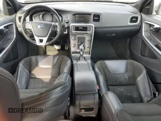 2015 Volvo S60 z VIN YV1902TG6F1307214, wystawiony jako Copart lot #57977025 z przebiegiem 111 135 mil mil oraz Szkoda całkowita • Salvage title. Historia ofert i sprzedaży dostępna na DreamBid. Obrazek 8.