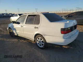 1998 Volkswagen Jetta z VIN 3VWTD81H1WM121112, wystawiony jako Copart lot #81733184 z przebiegiem 239 535 mil mil oraz Czysty tytuł • Clean title. Historia ofert i sprzedaży dostępna na DreamBid. Obrazek 2.