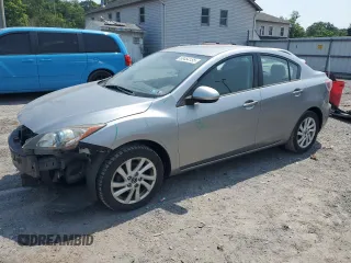 2013 Mazda 3 i Touring z VIN JM1BL1V87D1711277, wystawiony jako Copart lot #60454155 z przebiegiem 108 282 mil mil oraz Szkoda całkowita • Salvage title. Historia ofert i sprzedaży dostępna na DreamBid. Obrazek 1.