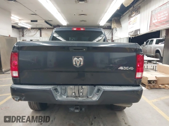 2018 Ram 1500 Express z VIN 1C6RR7FG3JS345868, wystawiony jako IAAI lot #41776664 z przebiegiem 57 913 mil mil oraz . Historia ofert i sprzedaży dostępna na DreamBid. Obrazek 17.