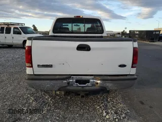 2006 Ford F-250 XL z VIN 1FTSW21516EB01279, wystawiony jako Copart lot #53898475 z przebiegiem 213 638 mil mil oraz Szkoda całkowita • Salvage title. Historia ofert i sprzedaży dostępna na DreamBid. Obrazek 6.