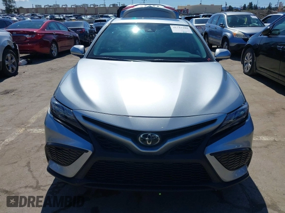 2023 Toyota Camry SE z VIN 4T1T11AK0PU833313, wystawiony jako IAAI lot #41743288 z przebiegiem 25 195 mil mil oraz . Historia ofert i sprzedaży dostępna na DreamBid. Obrazek 12.