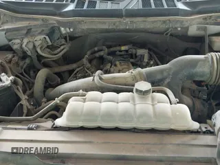 2021 Ford F-150 XL z VIN 1FTEX1EP8MKD33988, wystawiony jako IAAI lot #43336155 z przebiegiem 124 656 mil mil oraz . Historia ofert i sprzedaży dostępna na DreamBid. Obrazek 18.