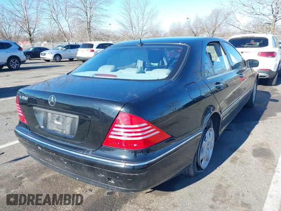 2002 Mercedes-Benz S-Class 4.3L with VIN WDBNG70J72A237700, listed as a IAAI auction lot 41700169 with 153,977 mi miles. Bid and sale history available at carsss.com. Image 4.