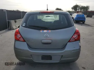 2009 Nissan Versa SL z VIN 3N1BC13E39L482799, wystawiony jako Copart lot #54014035 z przebiegiem 139 248 mil mil oraz Czysty tytuł • Clean title. Historia ofert i sprzedaży dostępna na DreamBid. Obrazek 6.