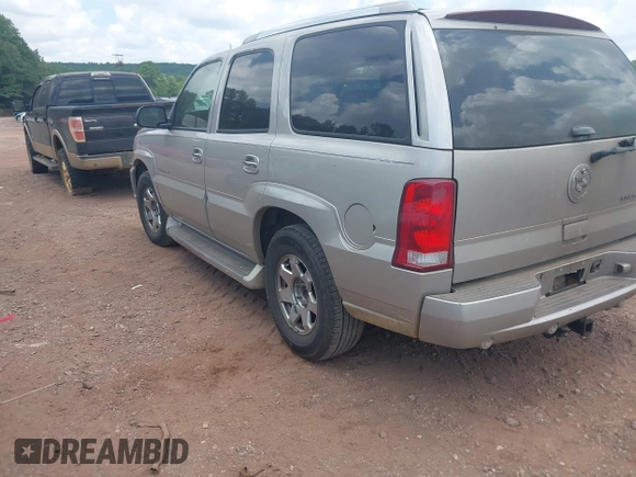 2005 Cadillac Escalade with VIN 1GYEC63T45R115932, listed as a IAAI auction lot 42756514 with 373,014 mi miles and . Bid and sale history available at DreamBid. Image 3.