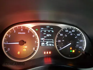 2022 Nissan Kicks S z VIN 3N1CP5BV6NL483232, wystawiony jako Copart lot #54557355 z przebiegiem 31 731 mil mil oraz Szkoda całkowita • Salvage title. Historia ofert i sprzedaży dostępna na DreamBid. Obrazek 9.