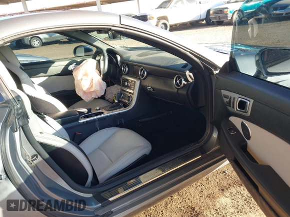 2013 Mercedes-Benz SLK-Class SLK 250 with VIN WDDPK4HA9DF058128, listed as a IAAI auction lot 41809272 with 76,860 mi miles. Bid and sale history available at carsss.com. Image 5.