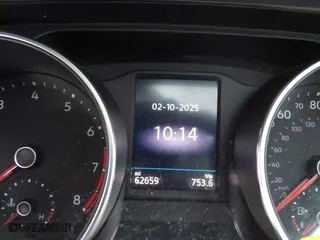 2020 Volkswagen Tiguan SE with VIN 3VV2B7AX4LM136531, listed as a IAAI auction lot 41528490 with 62,659 mi miles. Bid and sale history available at carsss.com. Image 7.