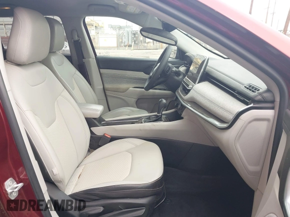 2022 Jeep Compass Latitude with VIN 3C4NJCBB8NT218393, listed as a IAAI auction lot 41712944 with 32,772 mi miles and . Bid and sale history available at carsss.com. Image 5.
