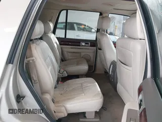 2004 Lincoln Navigator Luxury with VIN 5LMFU28R34LJ15279, listed as a IAAI auction lot 41470920 with 155,229 mi miles. Bid and sale history available at carsss.com. Image 8.
