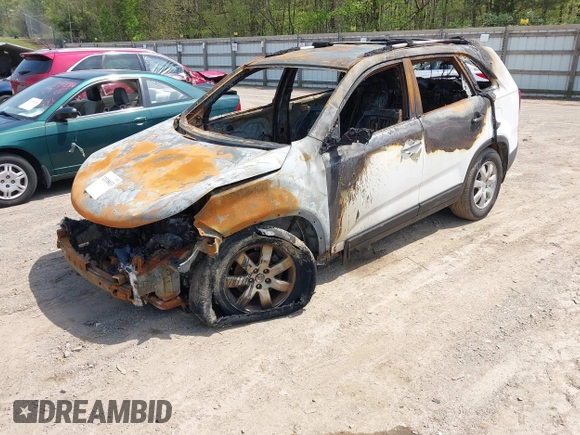 2011 Kia Sorento LX with VIN 5XYKT3A15BG175138, listed as a IAAI auction lot 42018033 with 1 mi miles. Bid and sale history available at carsss.com. Image 2.