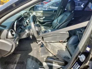 2019 Mercedes-Benz C 300 z VIN 55SWF8DB6KU312264, wystawiony jako Copart lot #59857635 z przebiegiem Nie podano mil oraz Czysty tytuł • Clean title. Historia ofert i sprzedaży dostępna na DreamBid. Obrazek 7.
