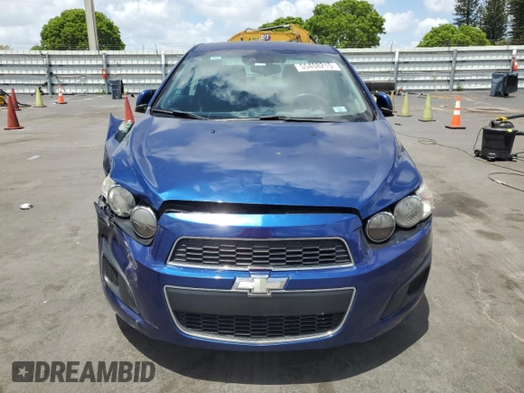 2014 Chevrolet Sonic LT z VIN 1G1JC5SH2E4140894, wystawiony jako Copart lot #55408215 z przebiegiem 122 783 mil mil oraz Szkoda całkowita • Salvage title. Historia ofert i sprzedaży dostępna na DreamBid. Obrazek 5.